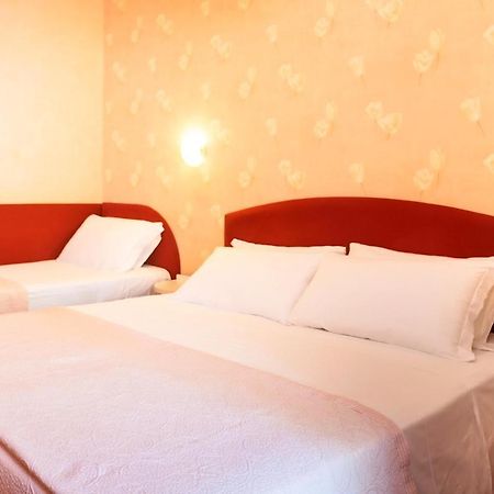 Hotel Souvenir Белариа-Игеа Марина Екстериор снимка