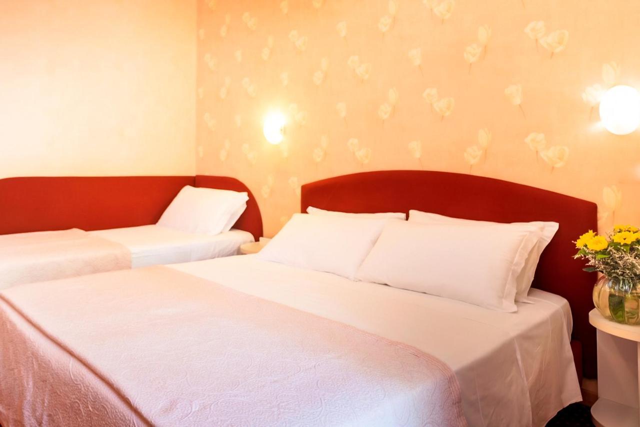 Hotel Souvenir Белариа-Игеа Марина Екстериор снимка